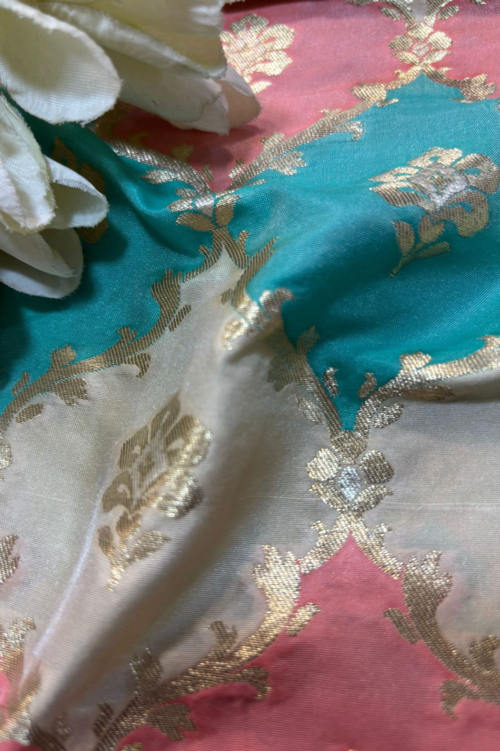 Multicolor Handloom Banarasi Silk Rangkat Fabric ( 1 Mtr ) - Luxurion World
