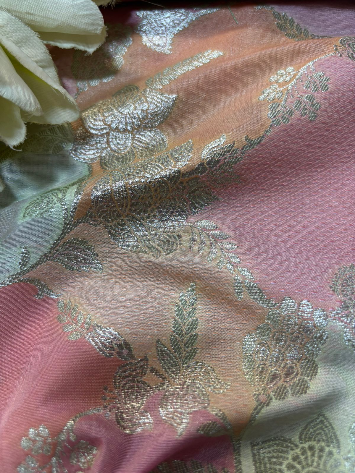 Multicolor Handloom Banarasi Silk Rangkat Fabric ( 1 Mtr ) - Luxurion World