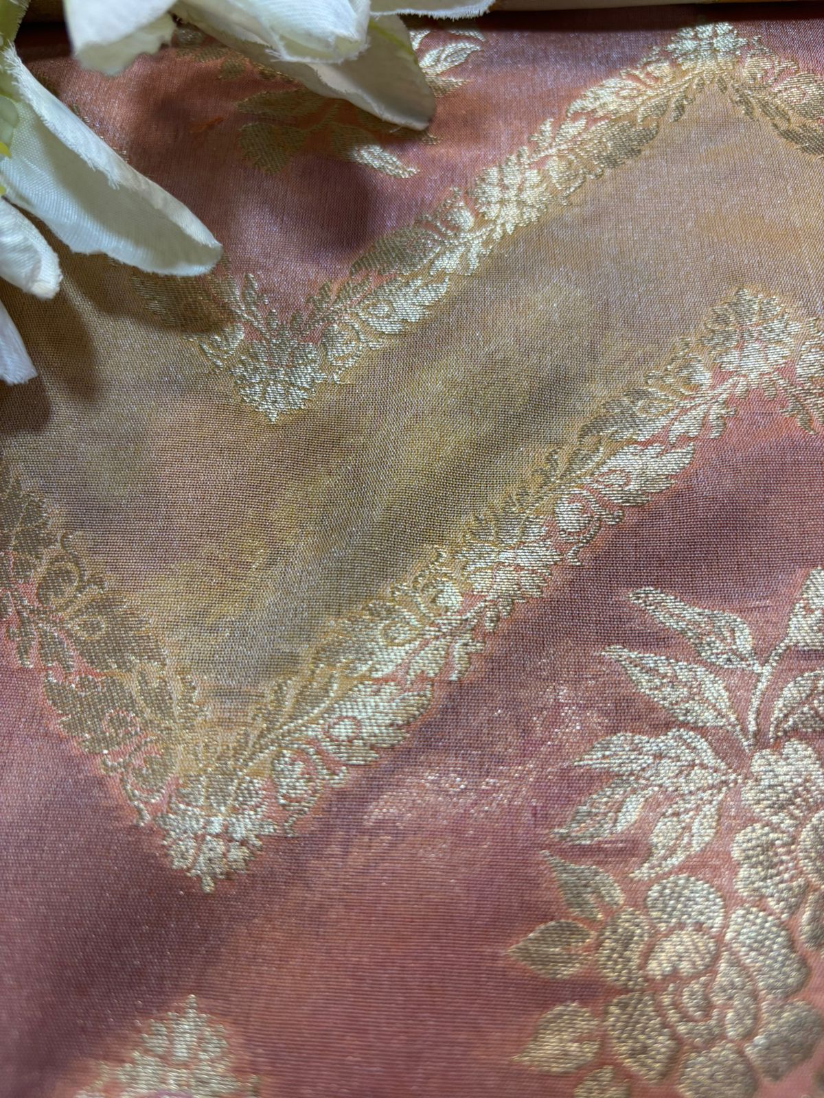 Multicolor Handloom Banarasi Silk Rangkat Fabric ( 1 Mtr ) - Luxurion World