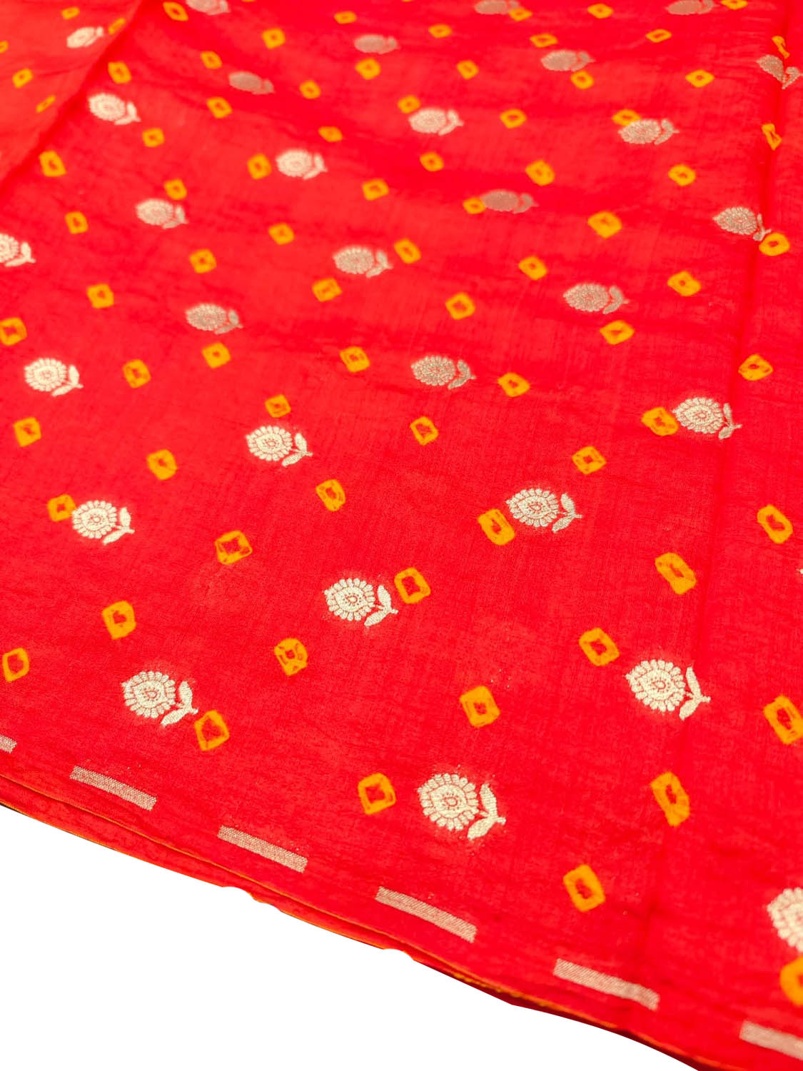 Red Banarasi Hand Bandhej Pure Chiniya Silk Fabric ( 2.5 Mtr ) - Luxurion World