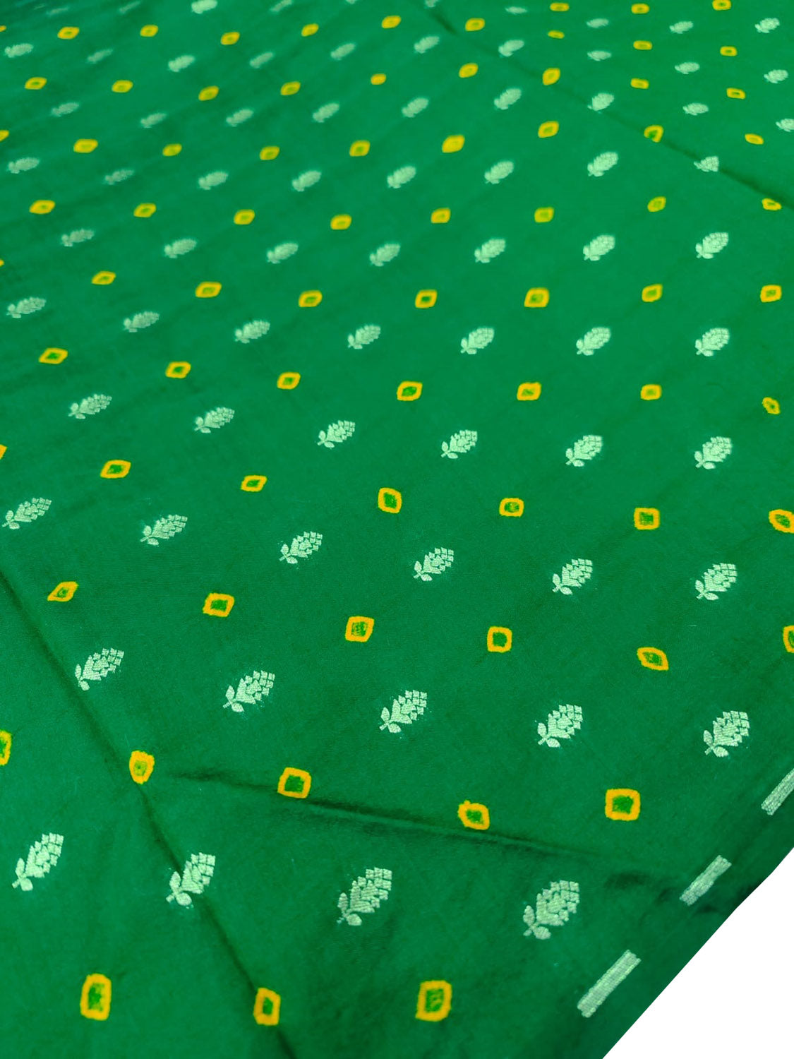 Green Banarasi Hand Bandhej Pure Chiniya Silk Fabric ( 2.5 Mtr ) - Luxurion World