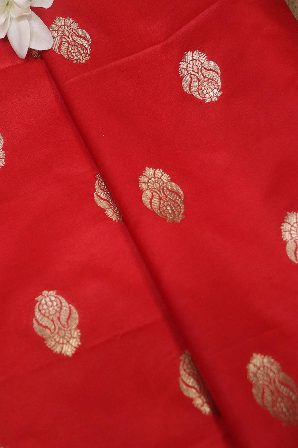 Red Banarasi Silk Fabric ( 1 Mtr ) - Luxurion World