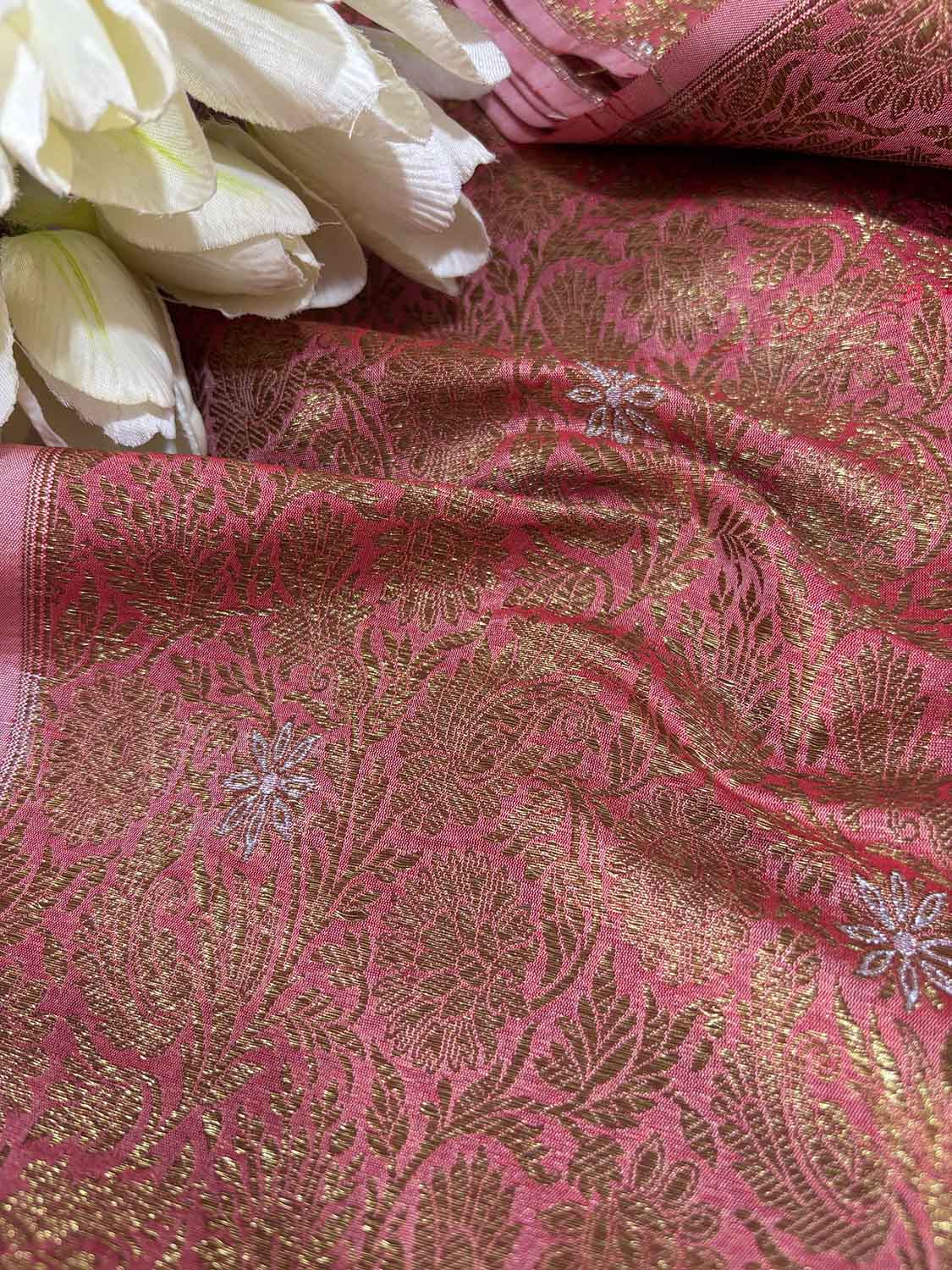 Elegant Peach Banarasi Silk Antique Zari Fabric ( 2.5 Mtr ) - Luxurion World