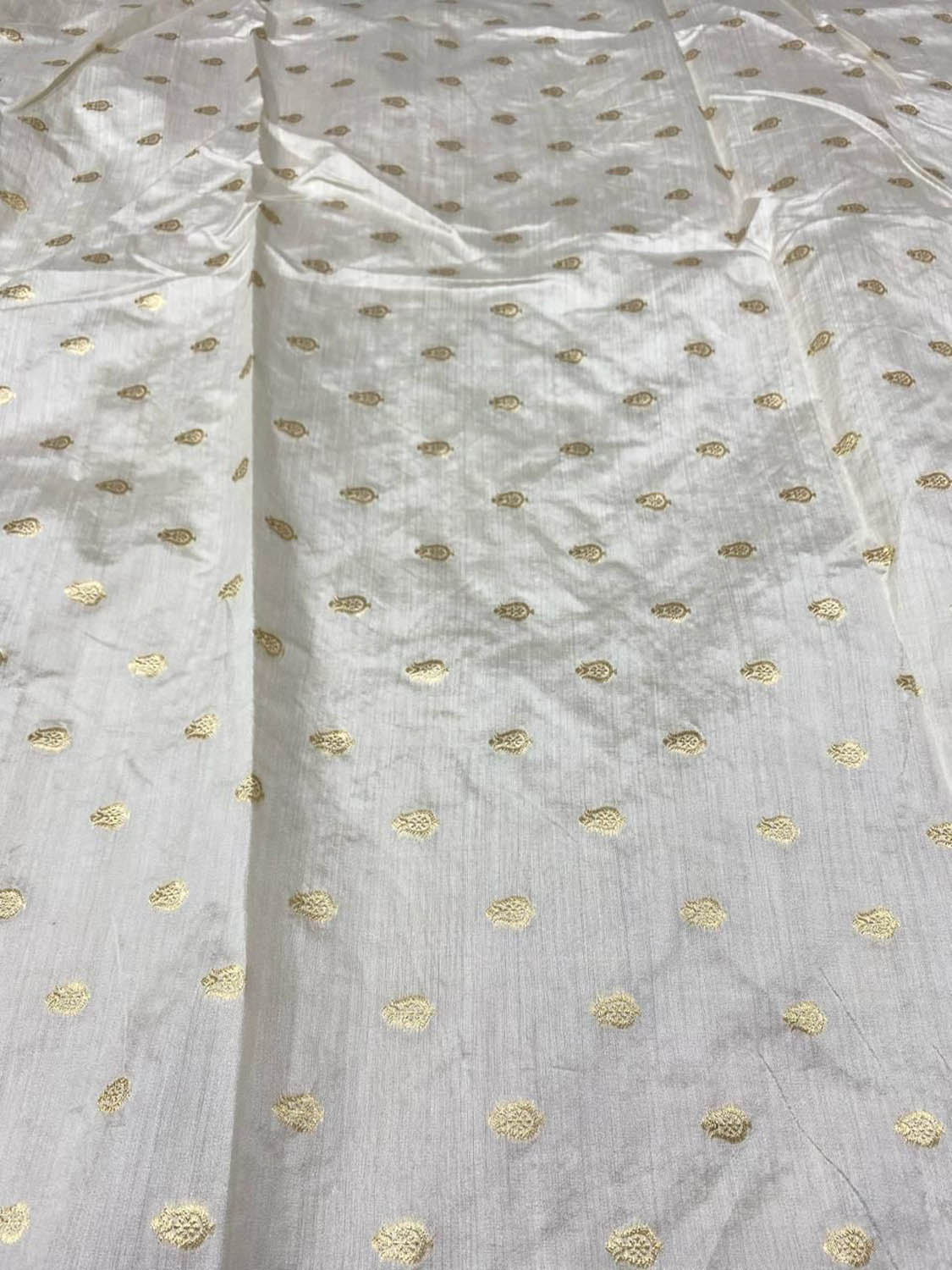 Dyeable Banarasi Pure Chinya Silk Handloom Fabric (2.5 mtr) - Luxurion World
