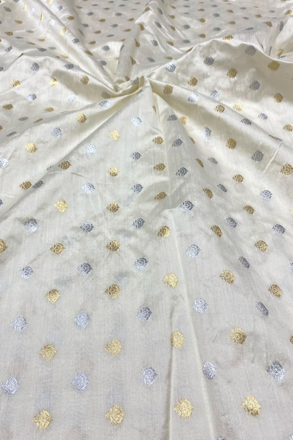 Dyeable Banarasi Pure Chinya Silk Handloom Fabric (2.5 mtr) - Luxurion World