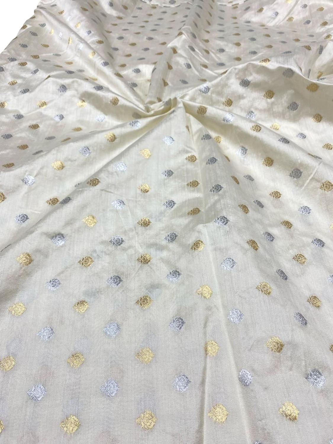 Dyeable Banarasi Pure Chinya Silk Handloom Fabric (2.5 mtr) - Luxurion World