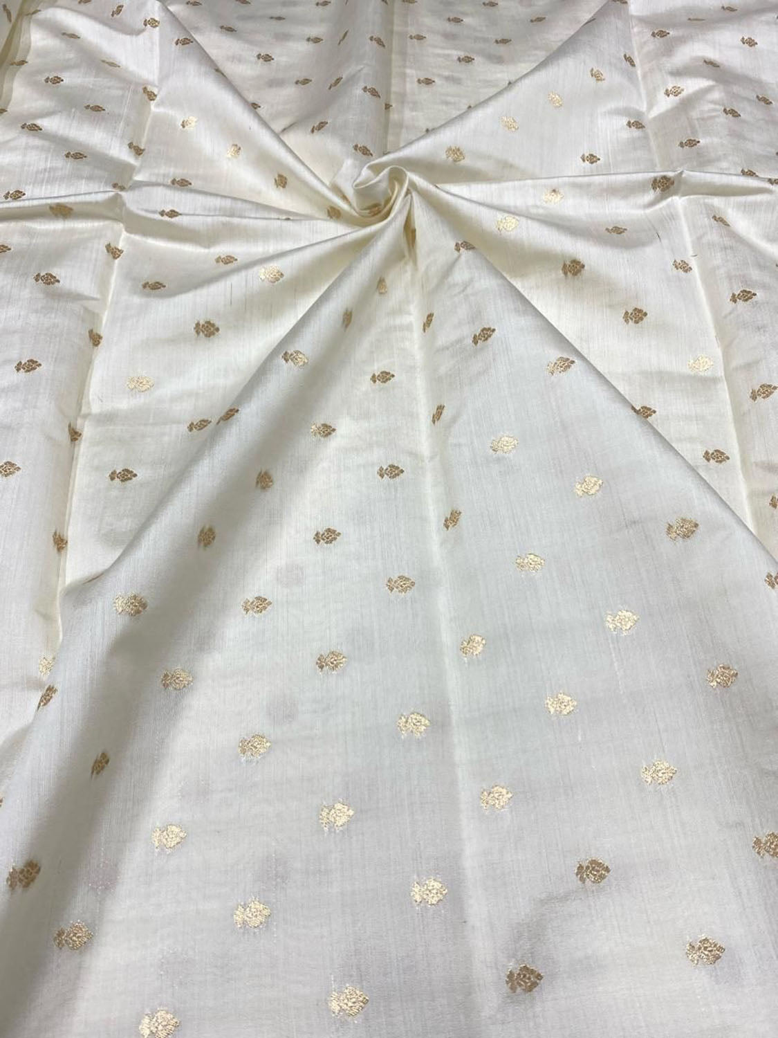 Dyeable Banarasi Pure Chinya Silk Handloom Fabric (2.5 mtr) - Luxurion World
