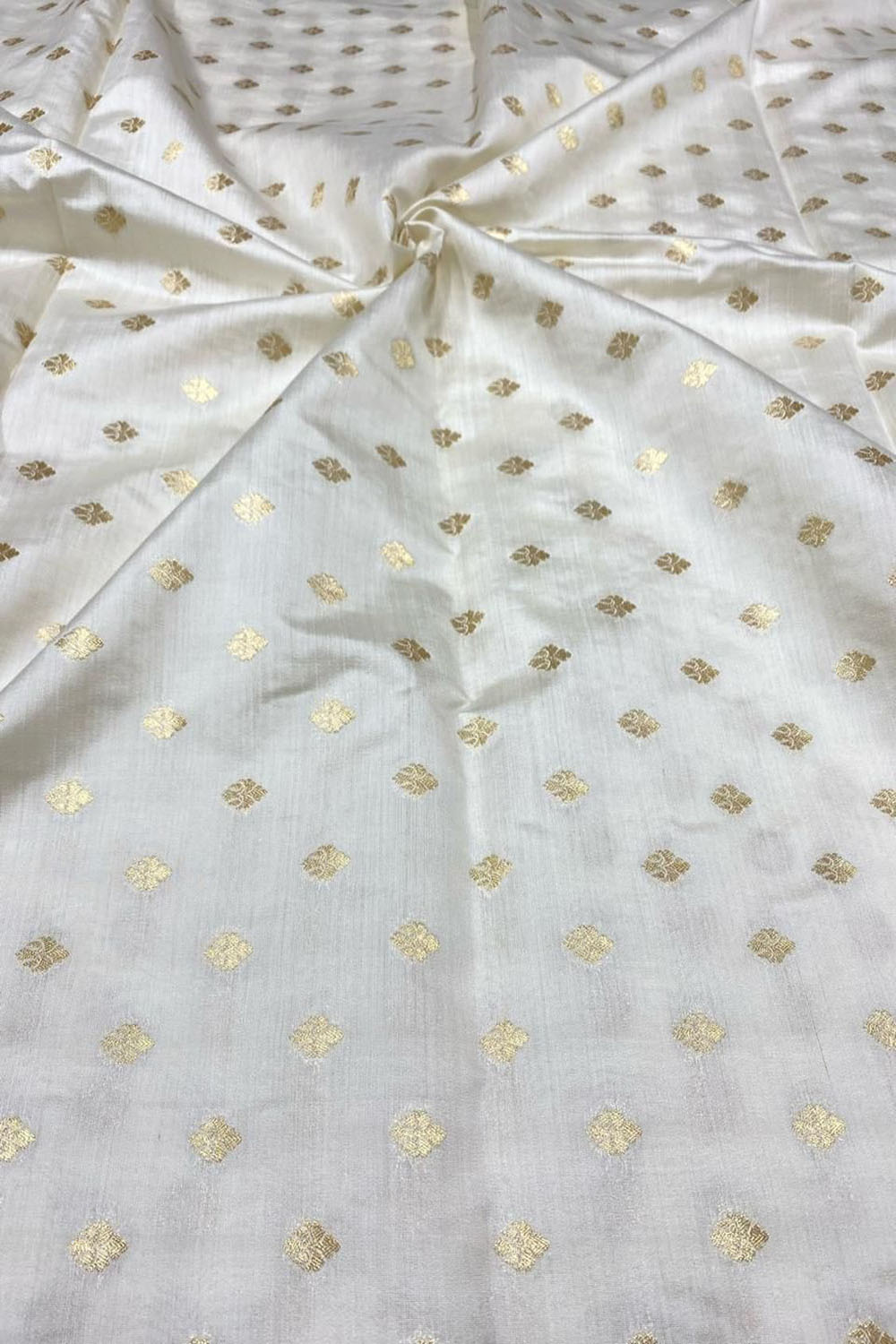 Dyeable Banarasi Pure Chinya Silk Handloom Fabric (2.5 mtr) - Luxurion World