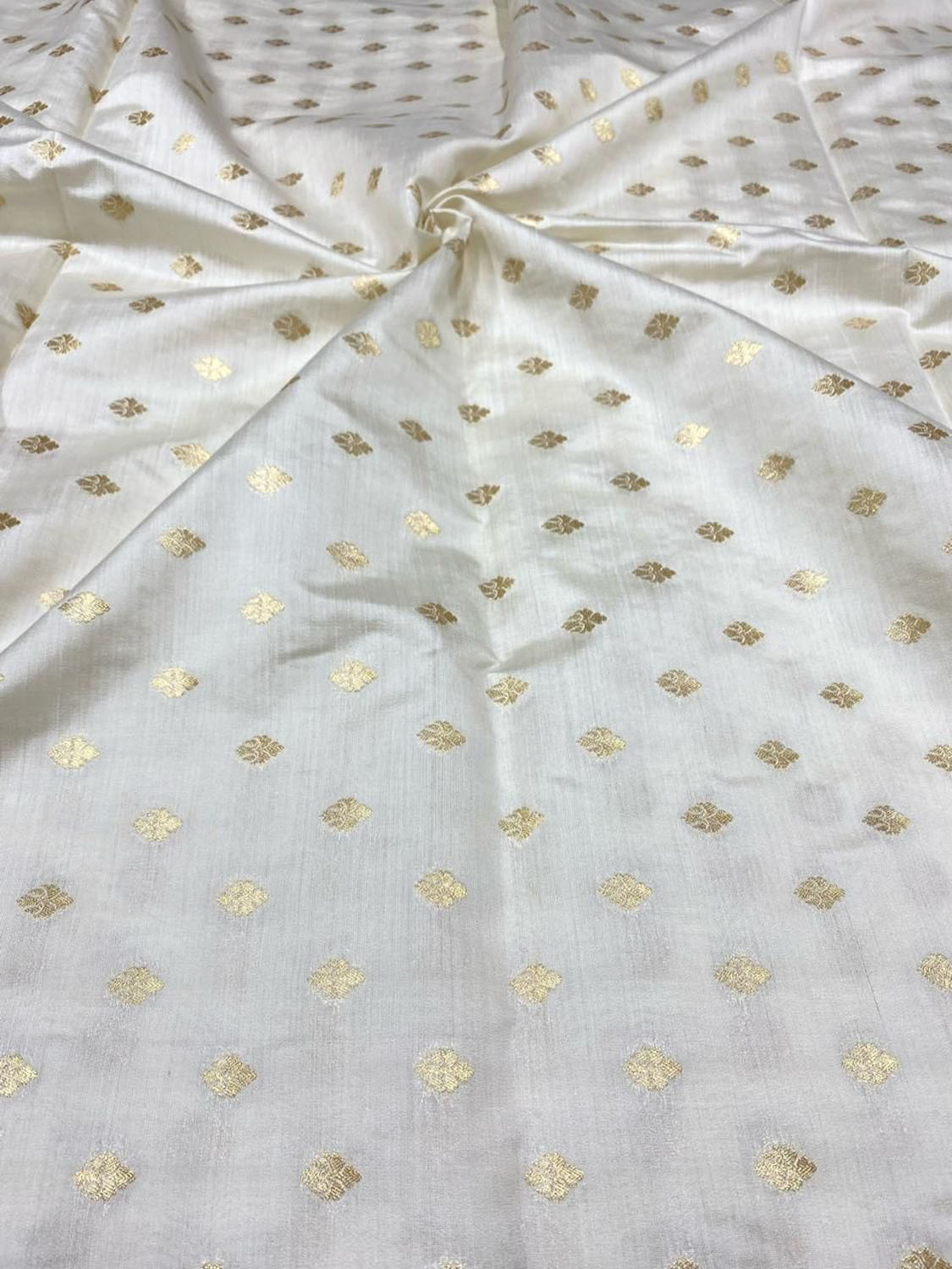 Dyeable Banarasi Pure Chinya Silk Handloom Fabric (2.5 mtr) - Luxurion World