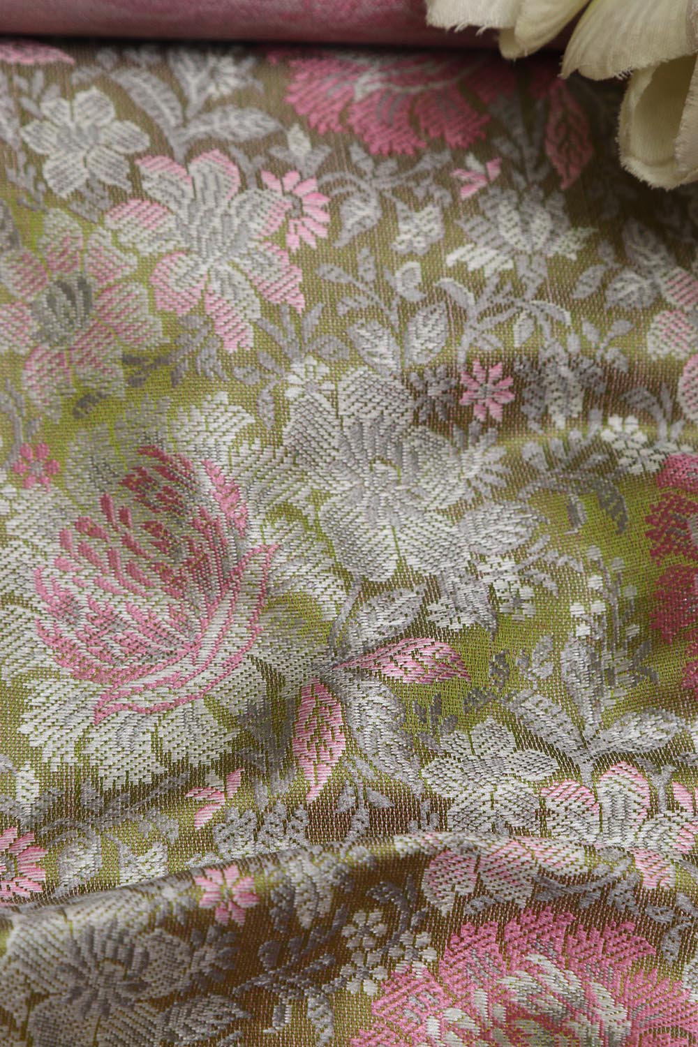 Green Banarasi Resham Tanchui Silk Fabric ( 2.5 Mtr ) - Luxurion World