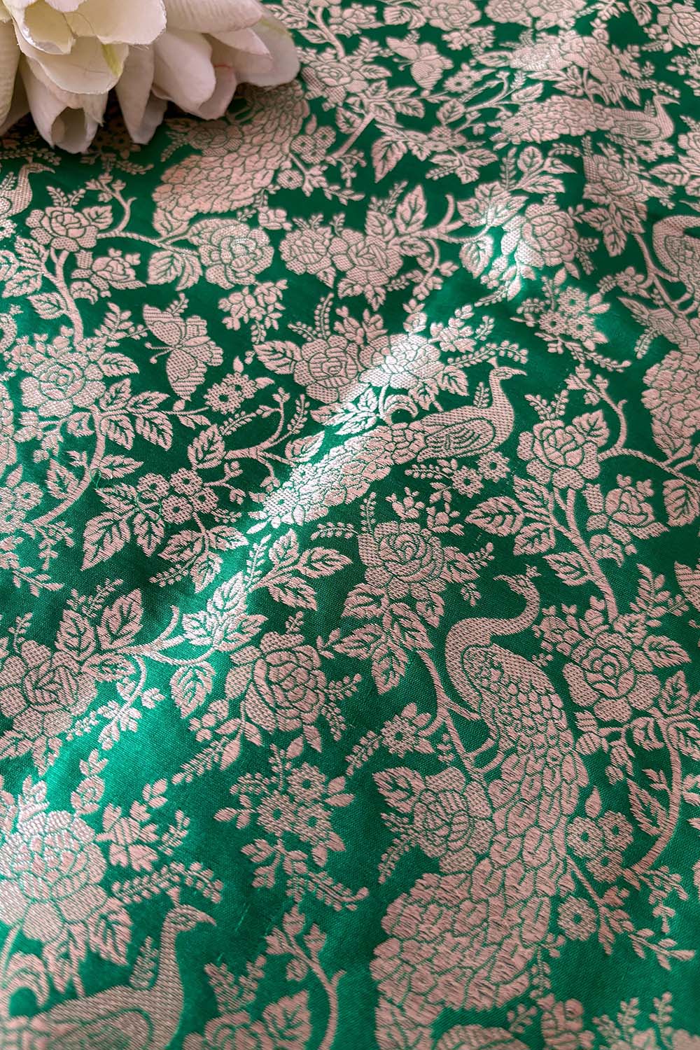 Green Banarasi Pure Katan Silk Peacock And Flower Design Fabric ( 2.5 Mtr ) - Luxurion World