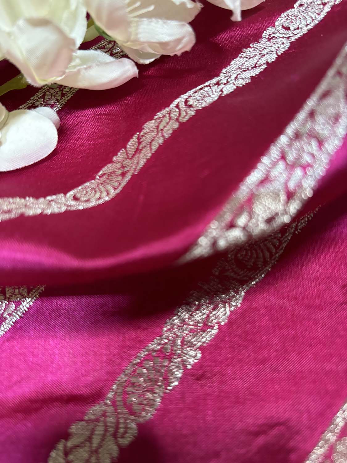 Exquisite Pink Banarasi Handloom Pure Silk Stripes Design Fabric ( 2.5 Mtr ) - Luxurion World