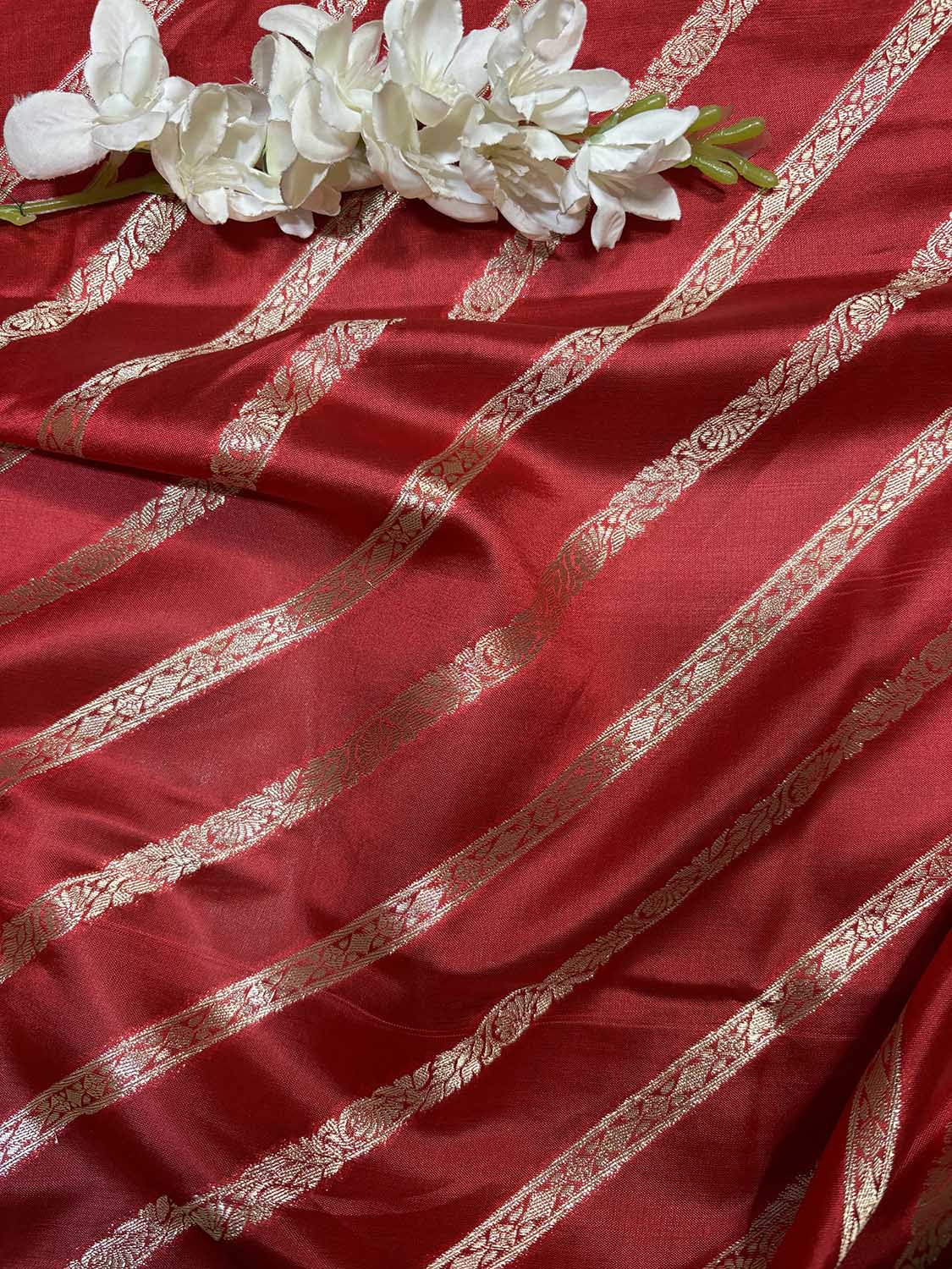 Red Banarasi Handloom Pure Silk Stripes Design Fabric ( 1 Mtr ) - Luxurion World
