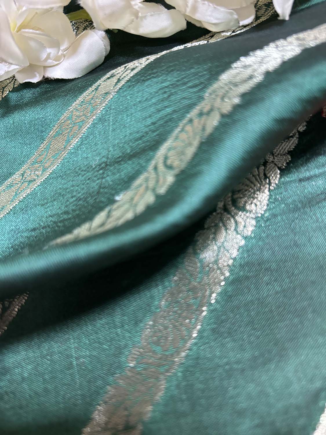Green Banarasi Handloom Pure Silk Stripes Design Fabric ( 2.5 Mtr ) - Luxurion World