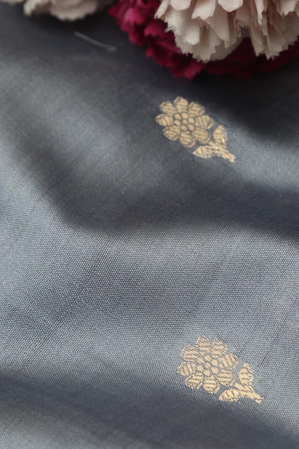 Elegant Grey Banarasi Handloom Chiniya Silk Fabric ( 2.5 Mtr ) - Luxurion World