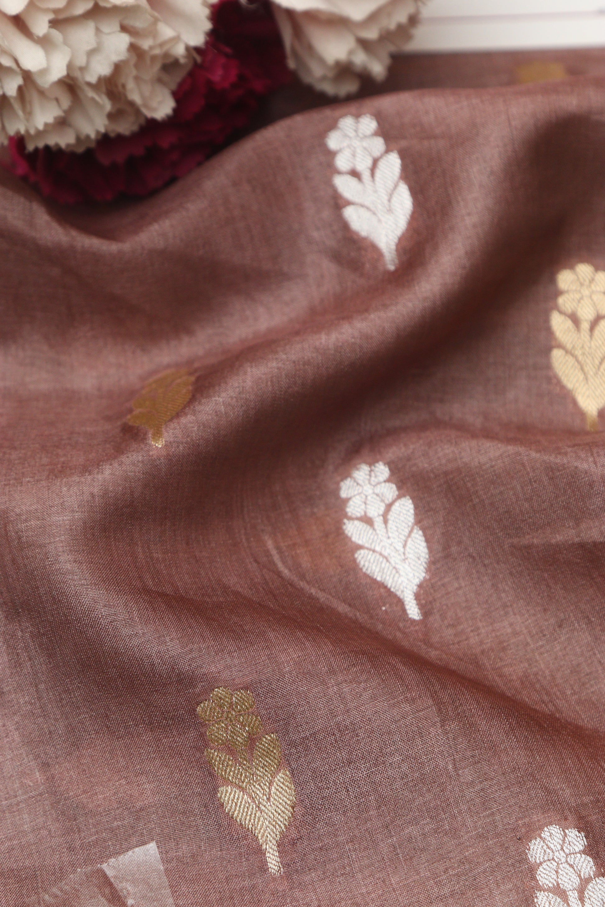 Exquisite Brown Banarasi Handloom Tussar Silk Sona Roopa Fabric ( 2.5 Mtr ) - Luxurion World