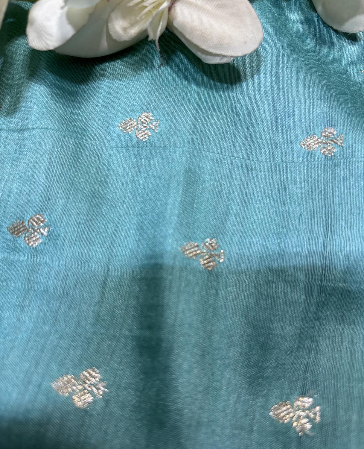 Stunning Blue Banarasi Handloom Moonga Silk Fabric ( 2.5 Mtr ) - Luxurion World