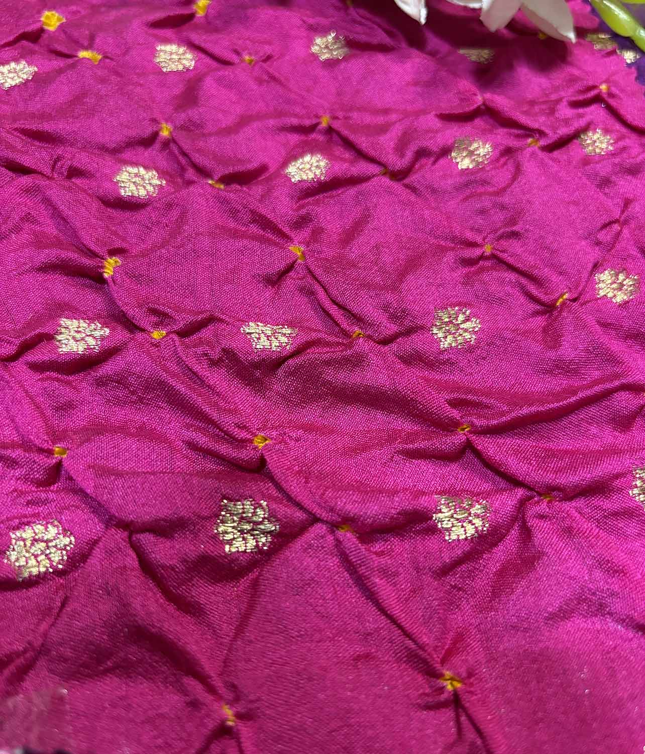 Exquisite Pink Banarasi Bandhani Handloom Chiniya Silk Fabric ( 2.5 Mtr ) - Luxurion World