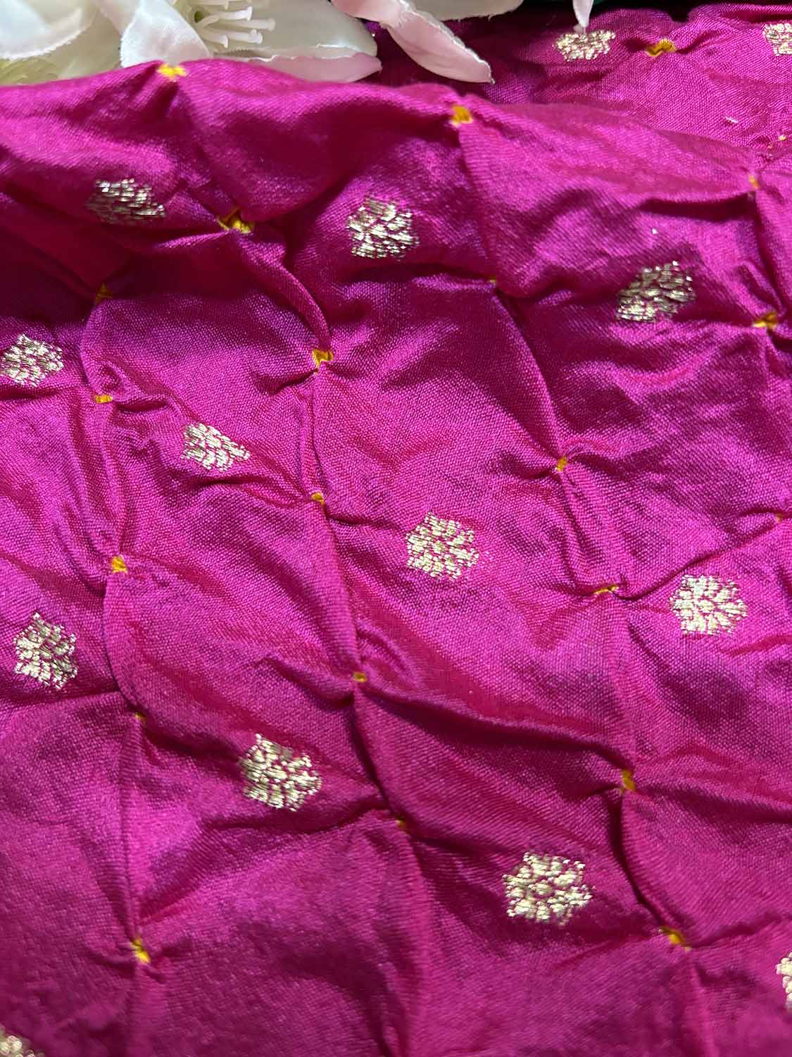 Exquisite Pink Banarasi Bandhani Handloom Chiniya Silk Fabric ( 2.5 Mtr ) - Luxurion World