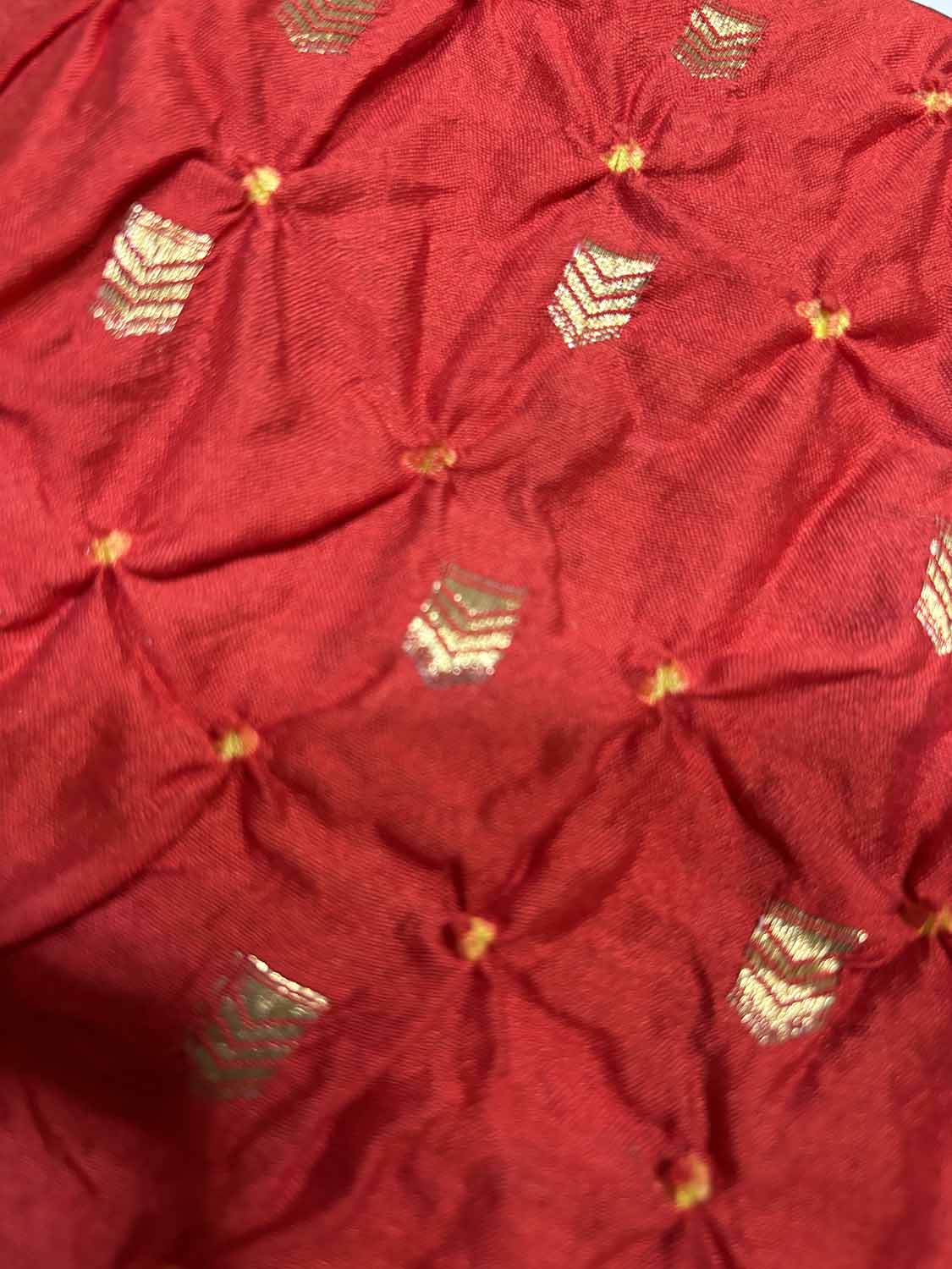 Elegant Red Banarasi Bandhani Handloom Chiniya Silk Fabric ( 2.5 Mtr ) - Luxurion World