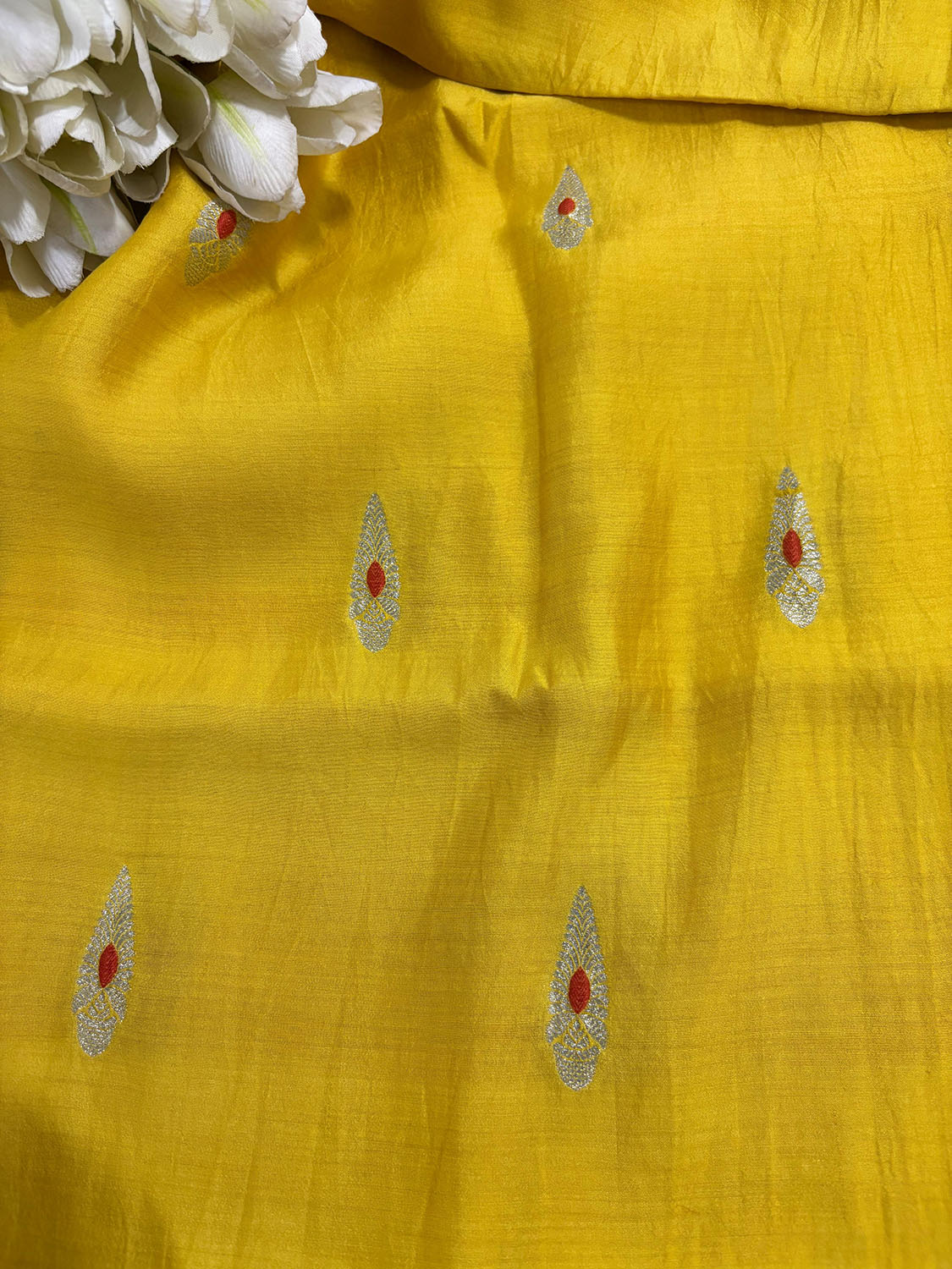 Yellow Banarasi Handloom Chiniya Silk Fabric ( 2.5 Mtr ) - Luxurion World