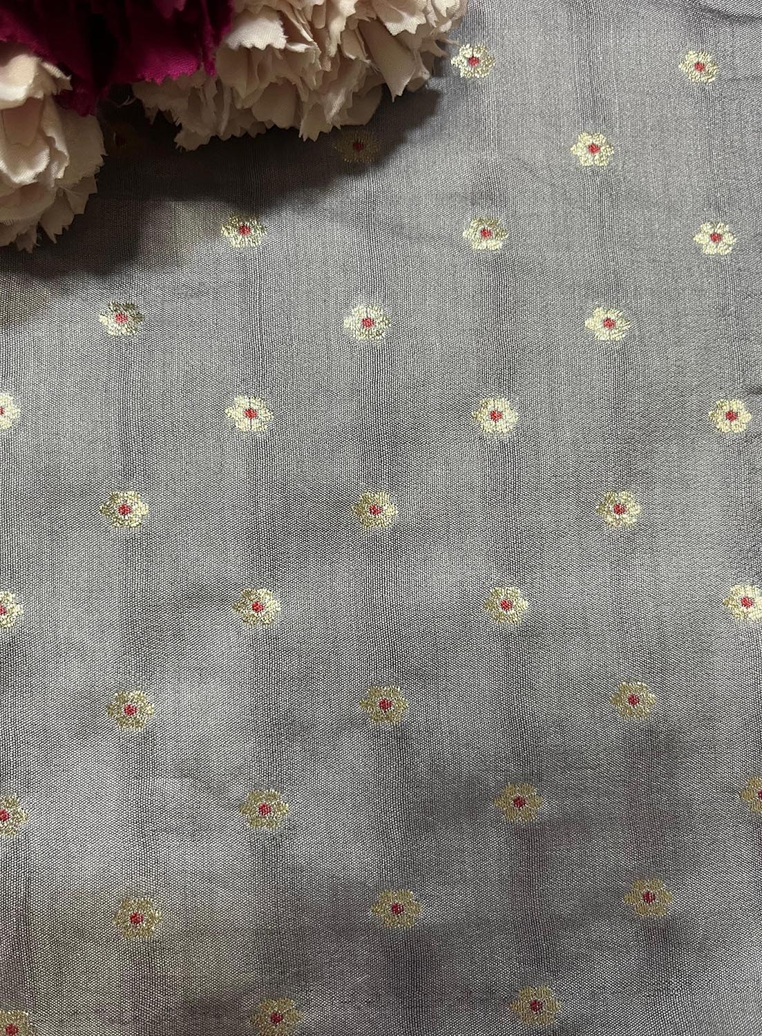 Elegant Grey Banarasi Handloom Chiniya Silk Fabric ( 2.5 Mtr ) - Luxurion World