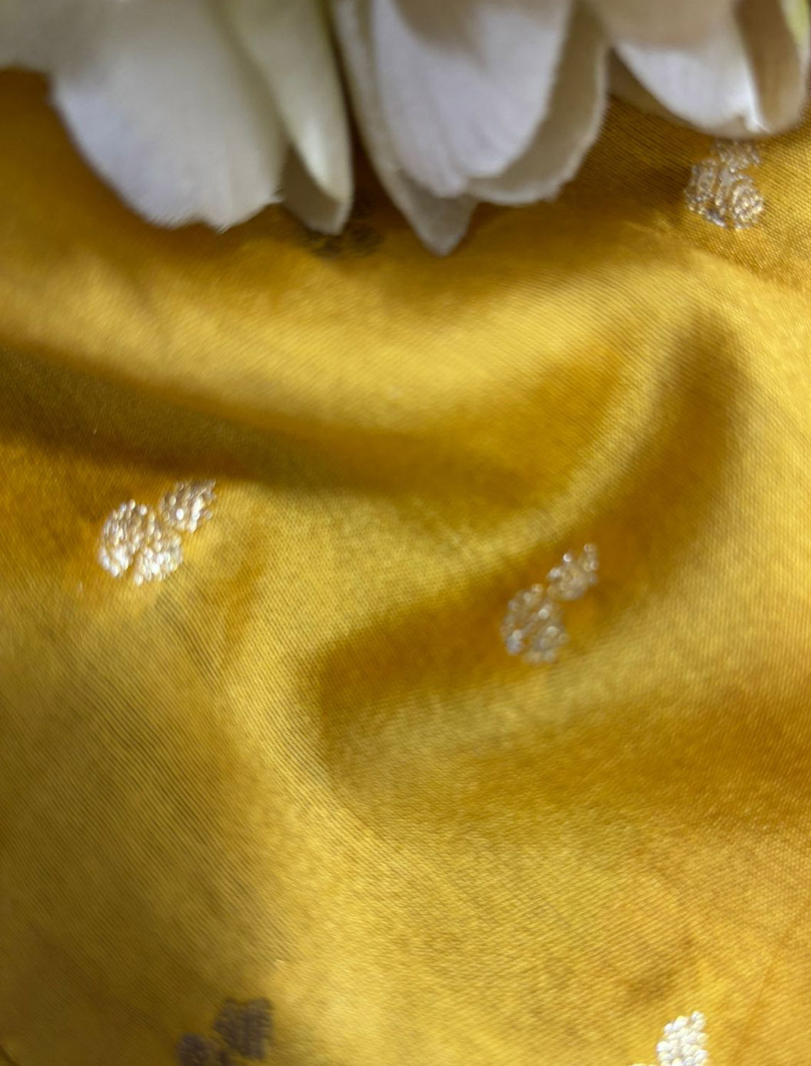 Yellow Banarasi Handloom Chiniya Silk Fabric ( 2.5 Mtr ) - Luxurion World