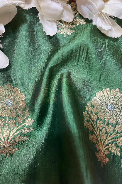 Stunning Green Banarasi Handloom Pure Katan Silk Fabric ( 2.5 Mtrs ) - Luxurion World