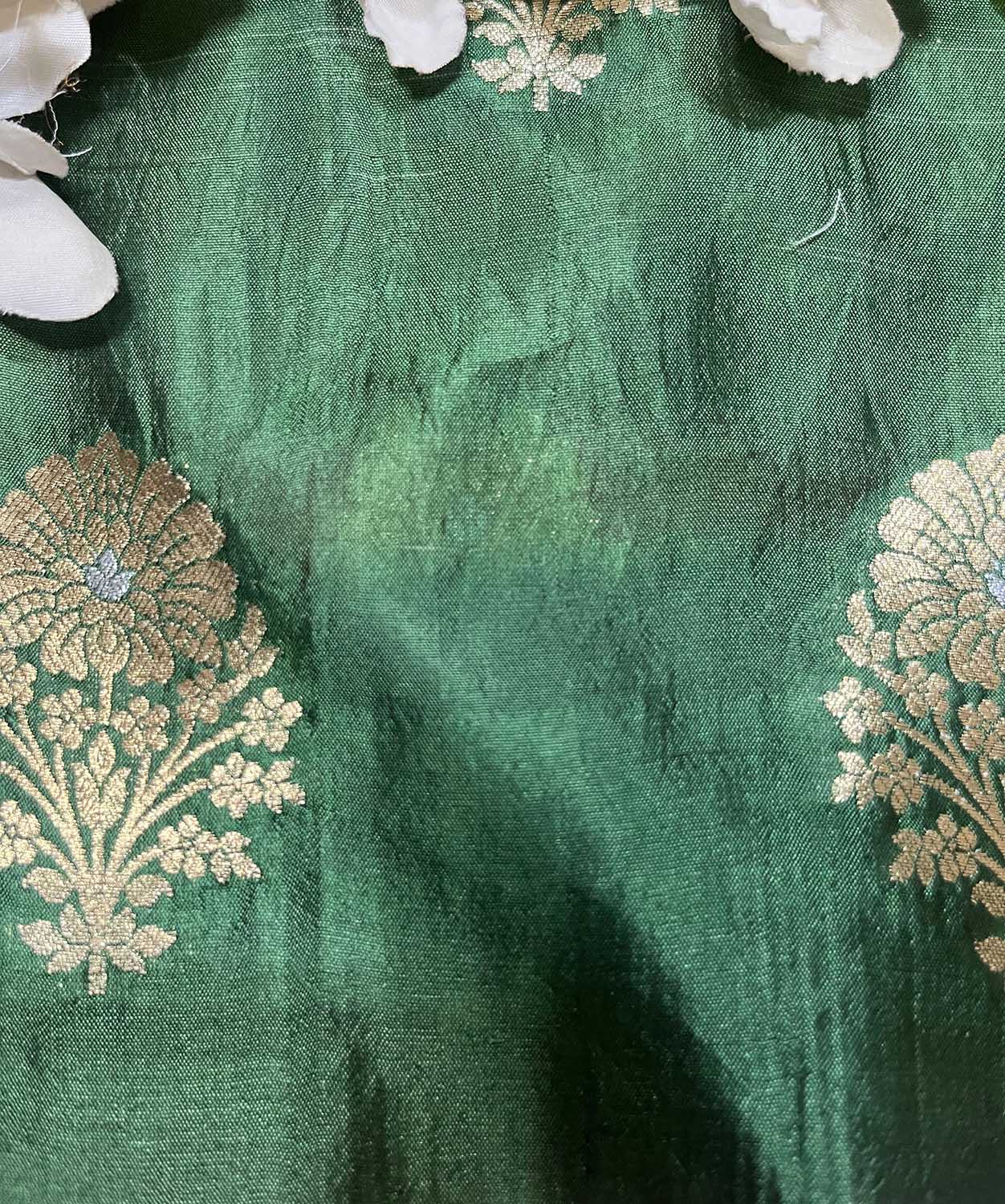 Stunning Green Banarasi Handloom Pure Katan Silk Fabric ( 2.5 Mtrs ) - Luxurion World