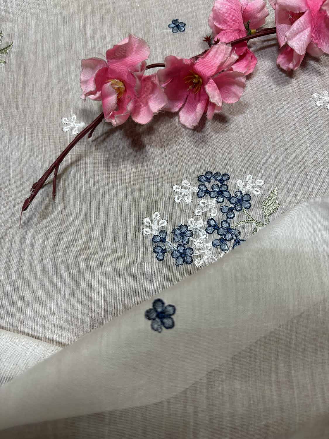 Dyeable Banarasi Handloom Mul Cotton Fabric ( 2.5 Mtr ) - Luxurion World