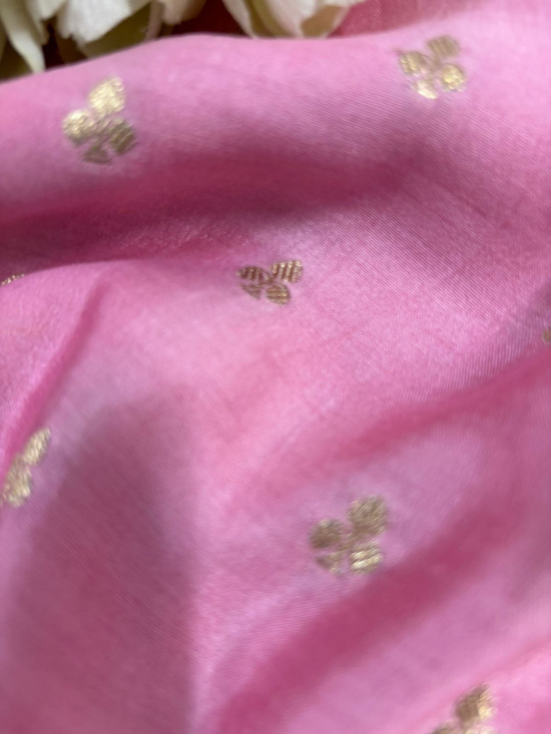 Elegant Pink Banarasi Handloom Chiniya Silk Fabric ( 2.5 Mtr ) - Luxurion World