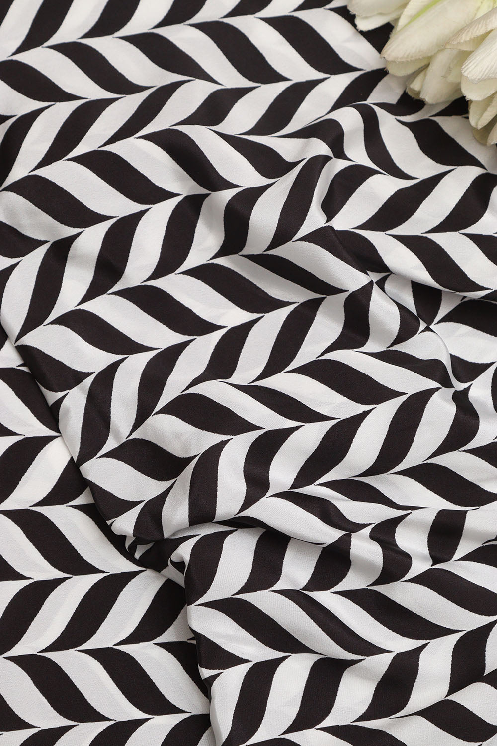 Black Digital Printed Crepe Fabric ( 1 Mtr ) - Luxurion World