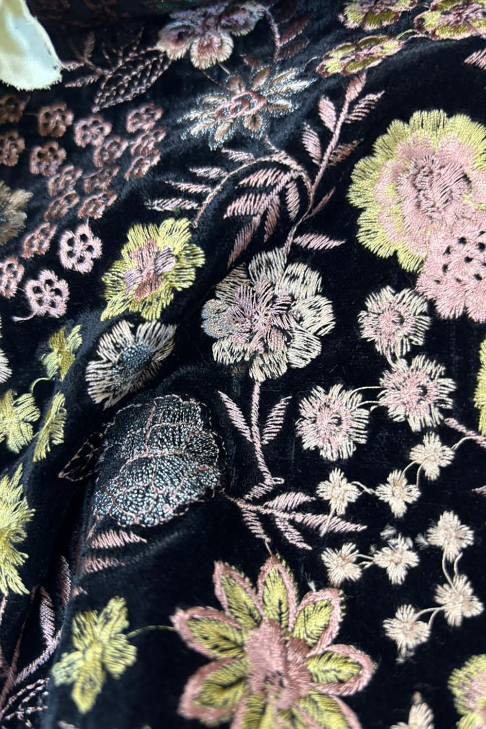 Black Trendy Velvet Embroidered Fabric ( 2.5 Mtr ) - Luxurion World