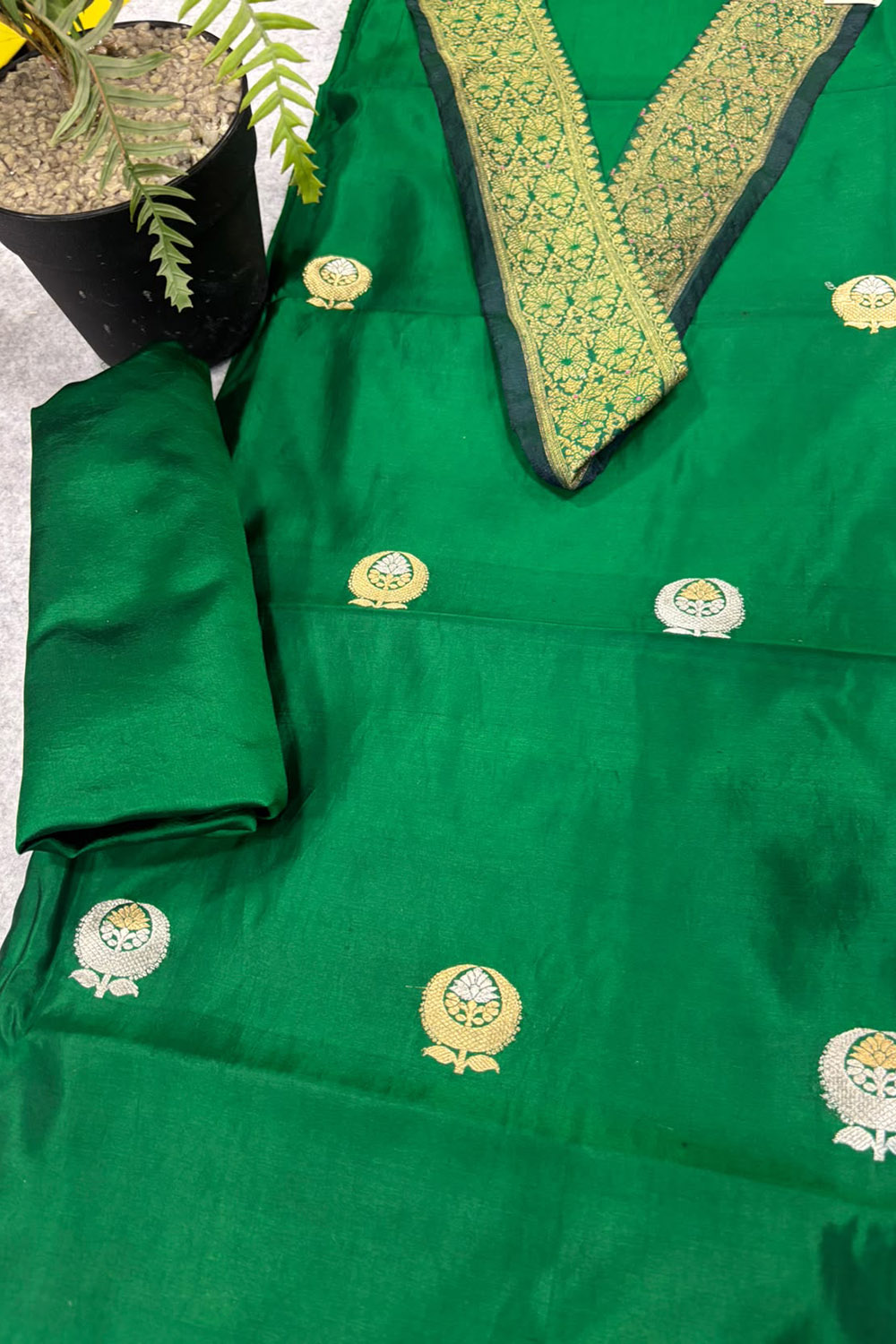 Green Banarasi Handloom Pure Silk Two Piece Cordset With Vintage Banarasi Lace
