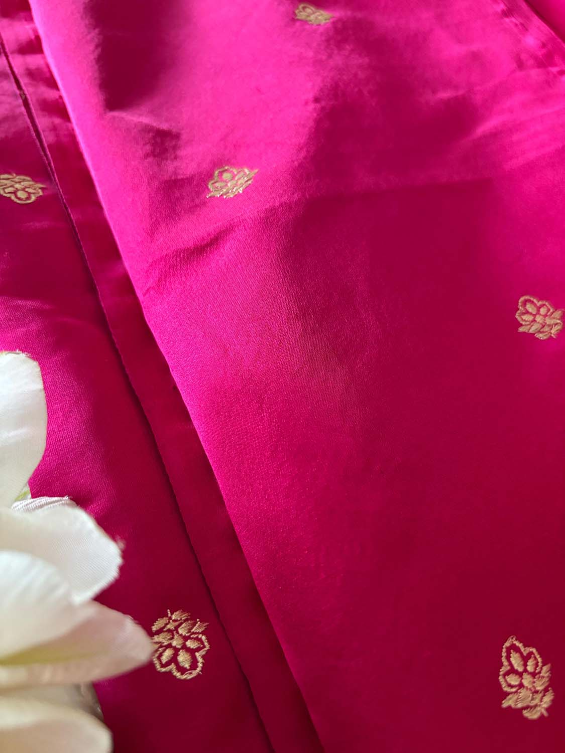 Stunning Pink Banarasi Pure Satin Katan Silk Kadwa Flower Design Kurti - Luxurion World