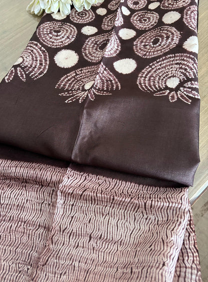 Brown Shibori Tie N Dye Pure Tussar Silk Hand Needle Work Kaftan - Luxurion World