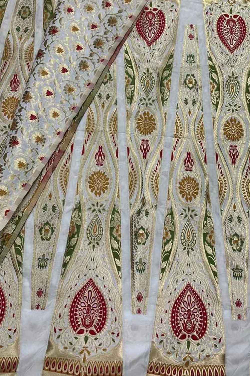 Stunning Dyeable Banarasi Silk Meenakari Lehenga Set - Luxurion World