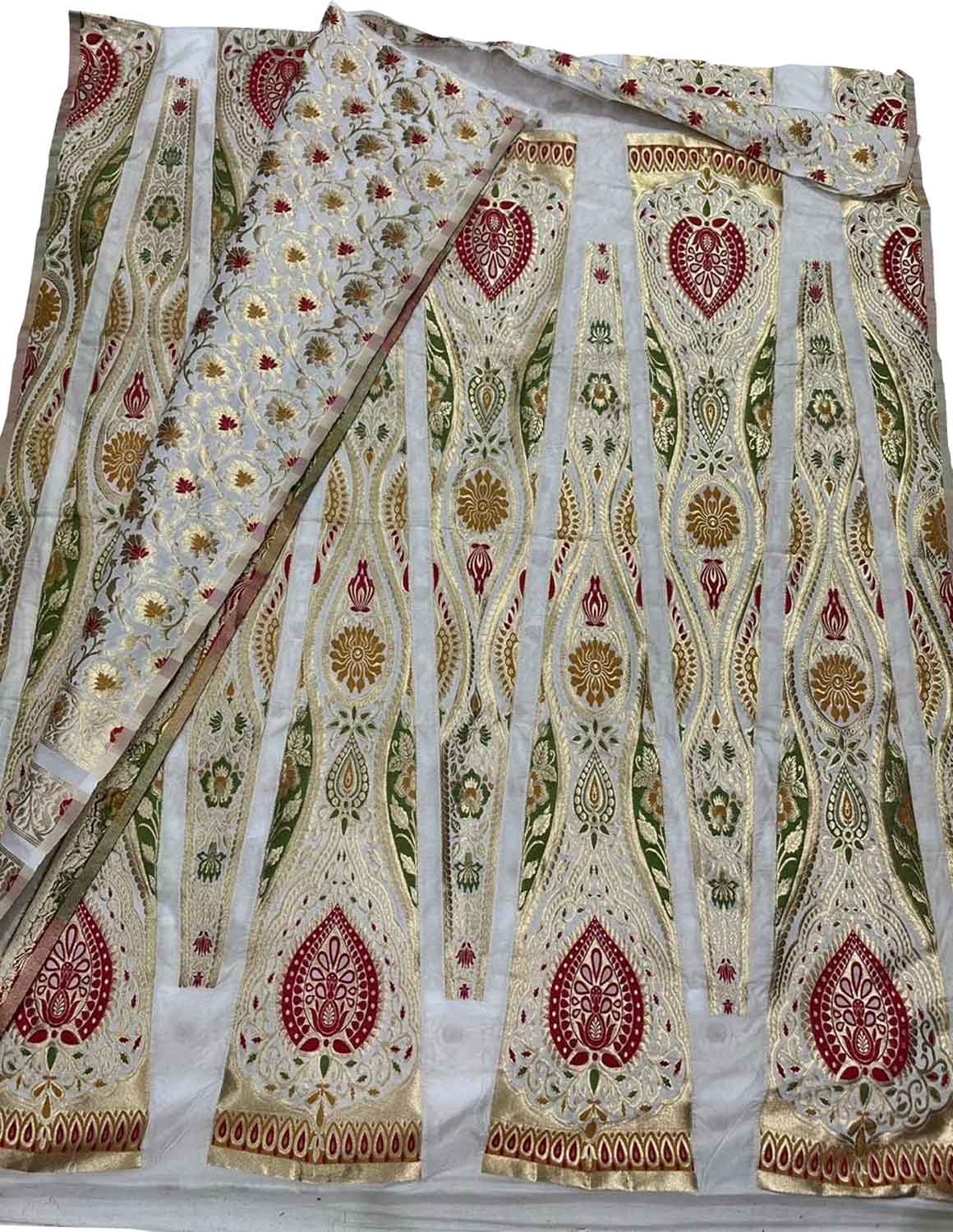 Stunning Dyeable Banarasi Silk Meenakari Lehenga Set - Luxurion World