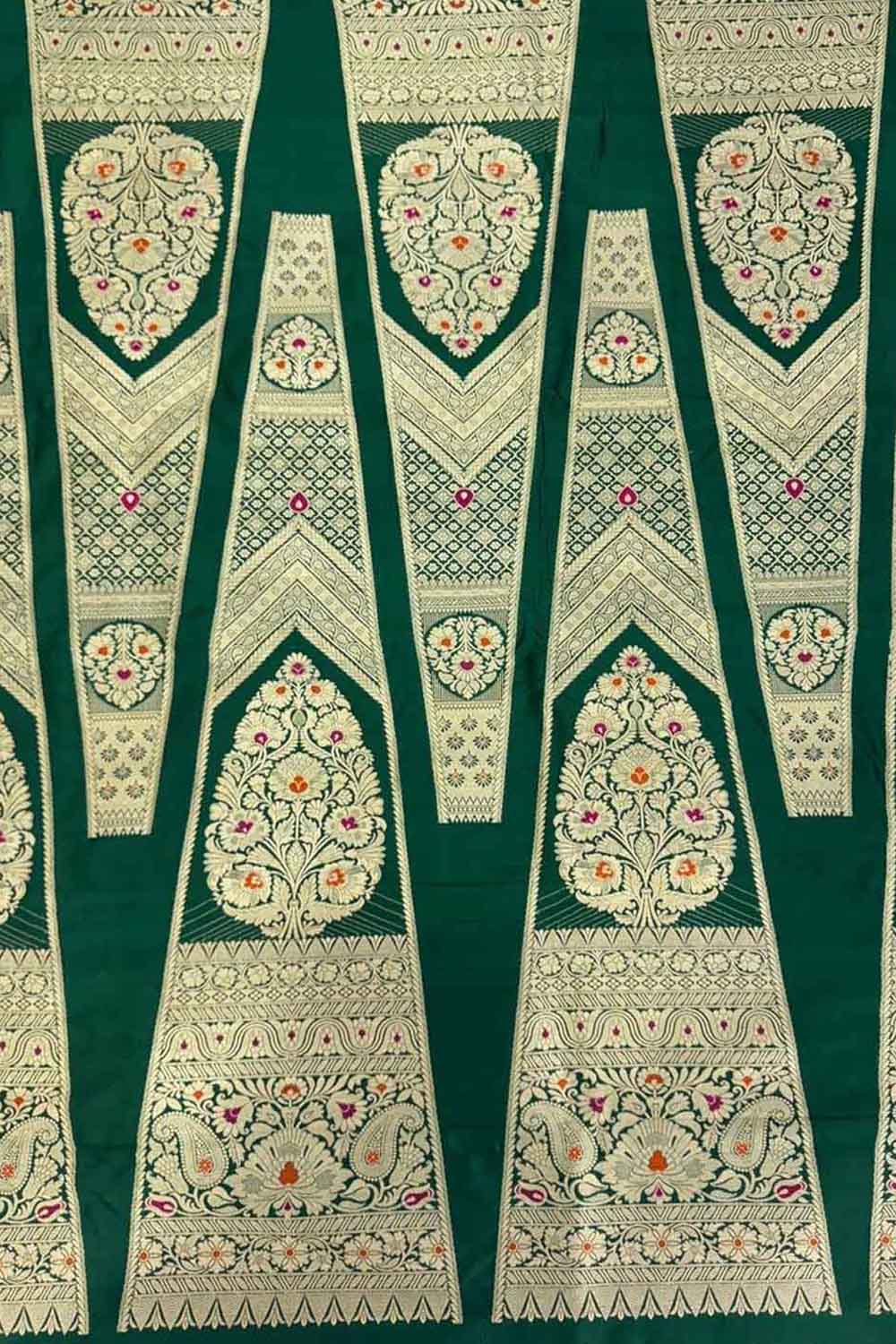 Exquisite Green Banarasi Handloom Pure Katan Silk Meenakari Lehenga Set - Luxurion World