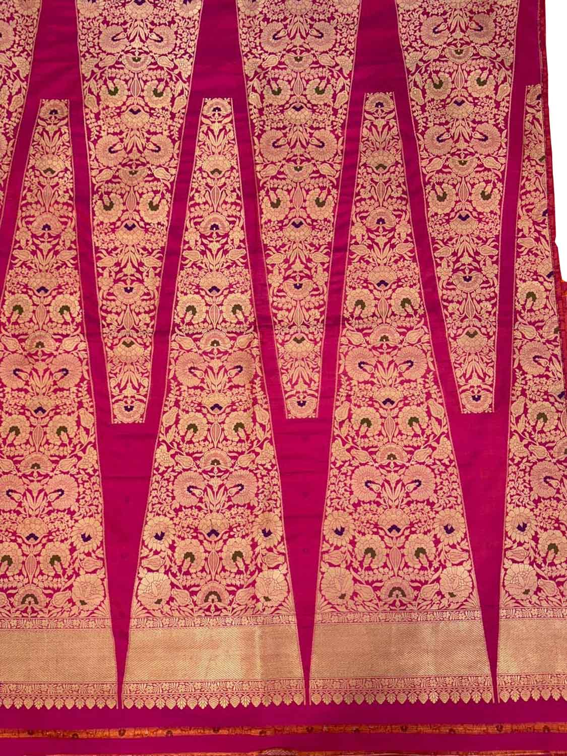Beautiful Pink Banarasi Handloom Pure Katan Silk Meenakari Lehenga Set - Luxurion World