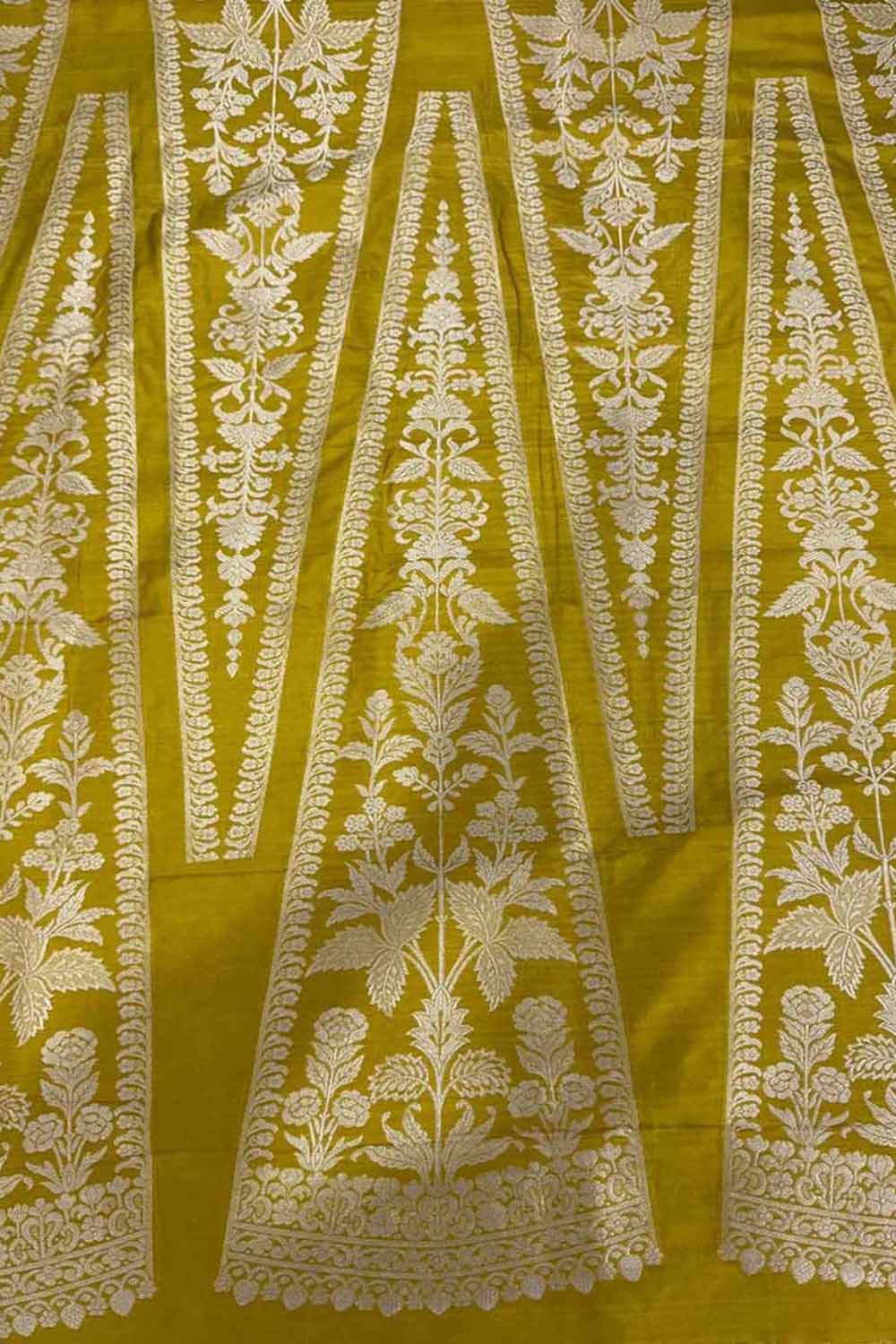 Green Banarasi Handloom Pure Katan Silk Lehenga Set - Luxurion World