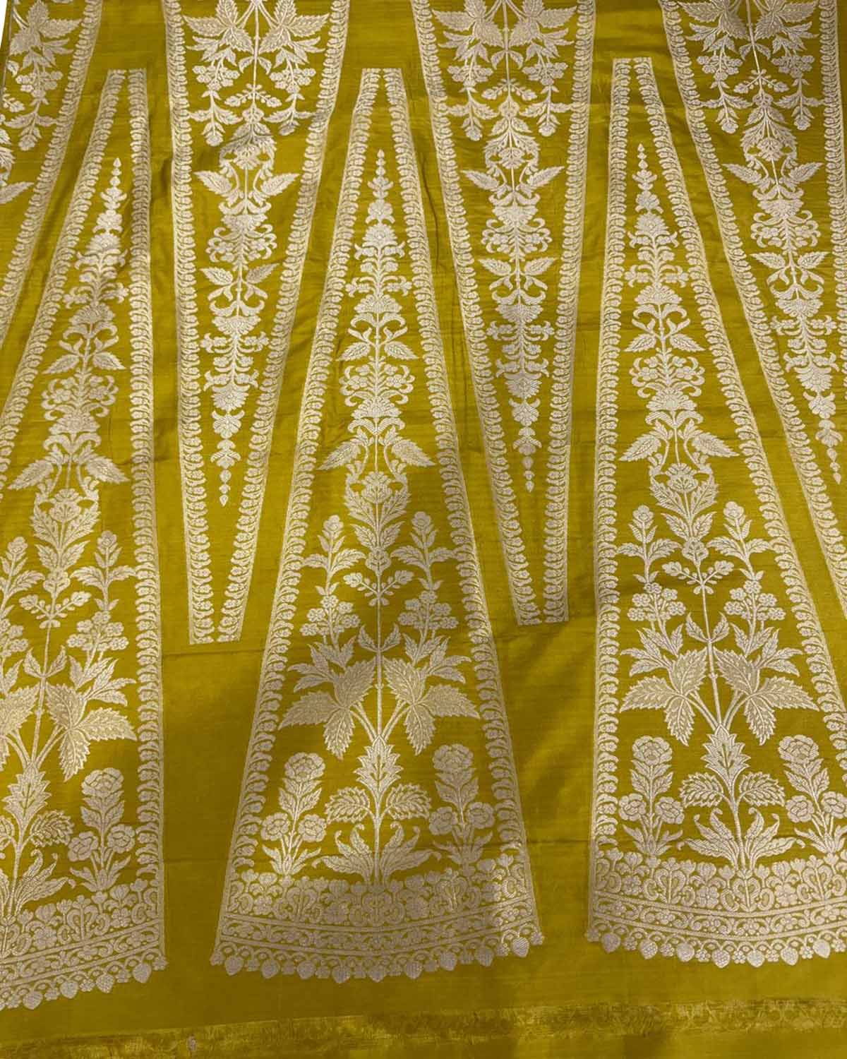 Green Banarasi Handloom Pure Katan Silk Lehenga Set - Luxurion World