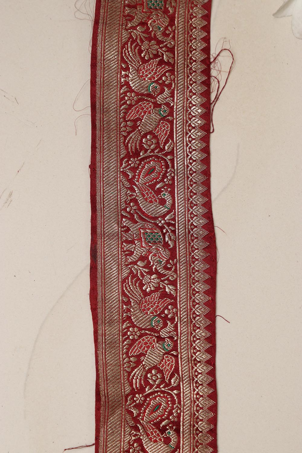 Red Banarasi Handloom Vintage Pure Silk Border Lace ( 1 Mtr ) - Luxurion World