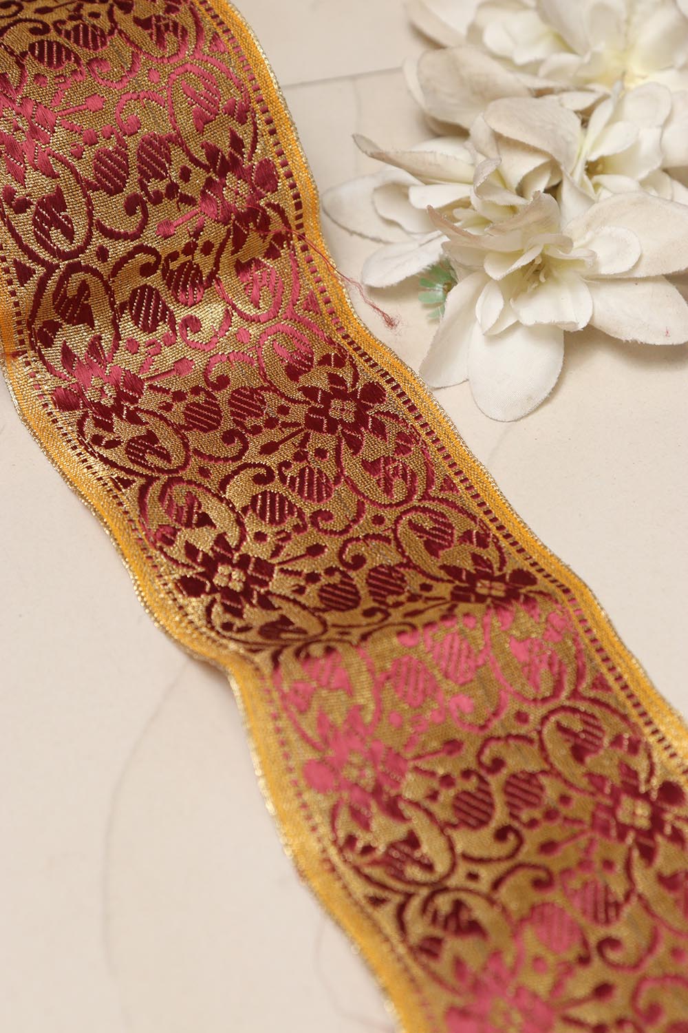 Golden Banarasi Handloom Vintage Pure Silk Border Lace ( 1 Mtr ) - Luxurion World