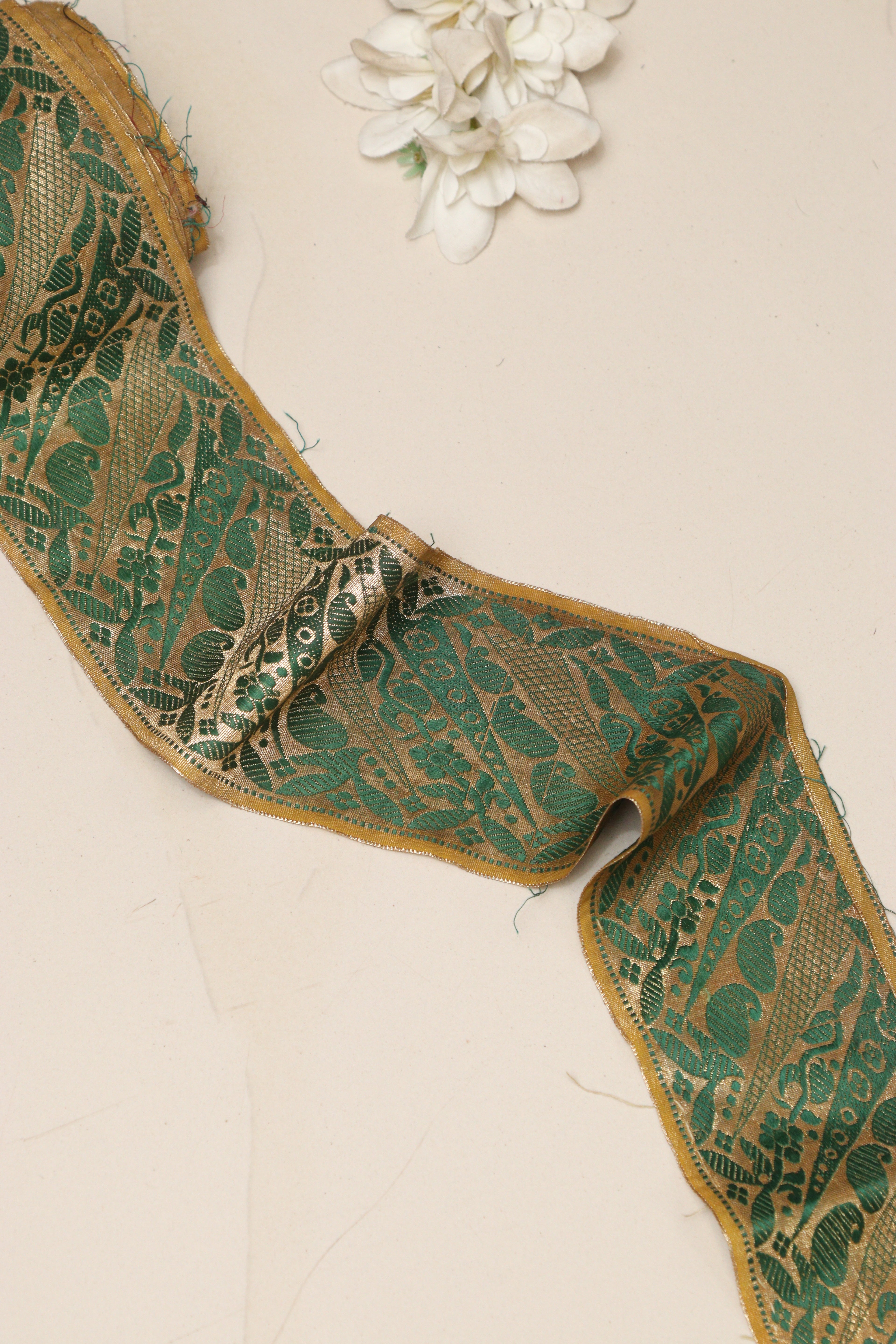 Green Banarasi Handloom Vintage Pure Silk Border Lace ( 1 Mtr ) - Luxurion World