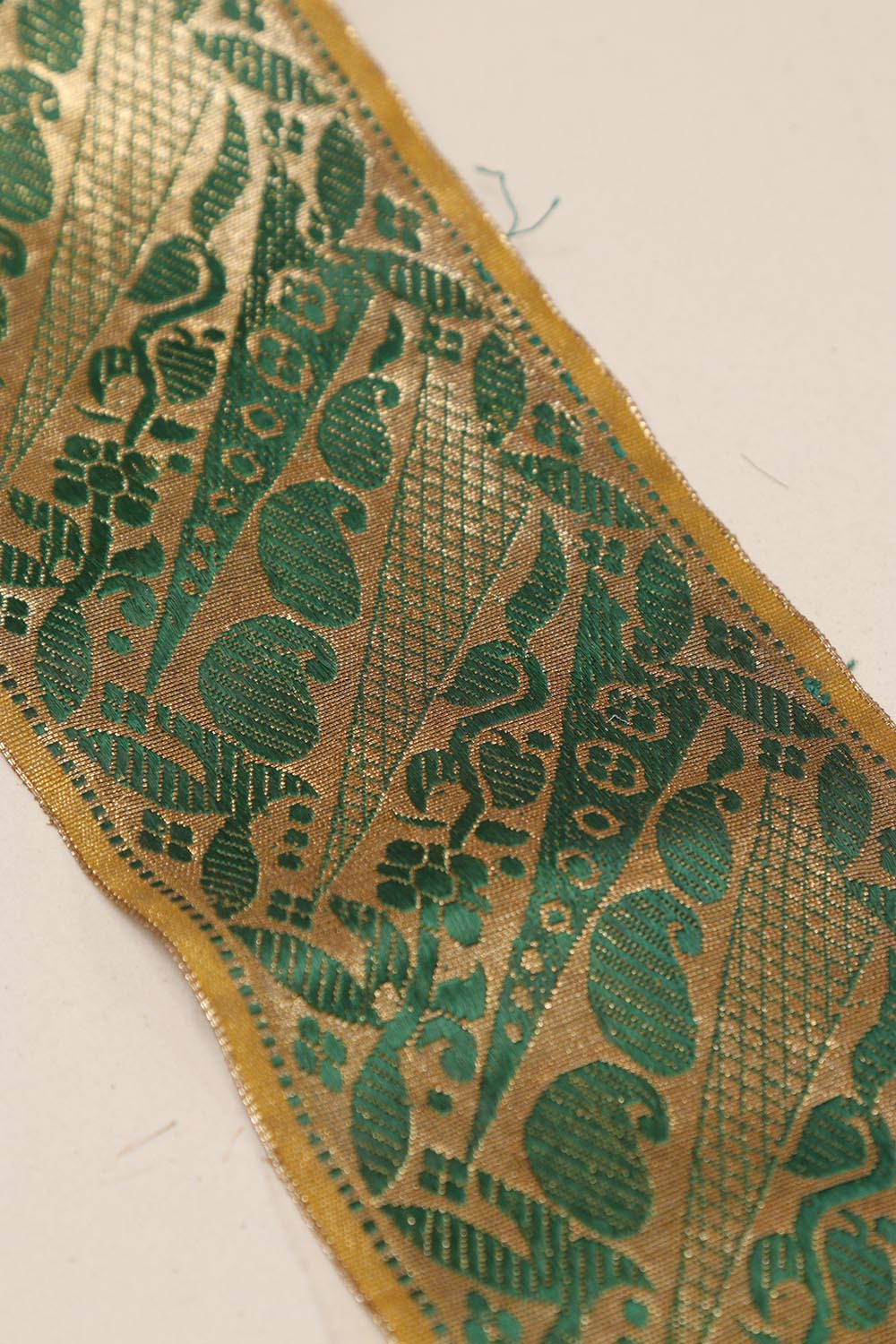 Green Banarasi Handloom Vintage Pure Silk Border Lace ( 1 Mtr ) - Luxurion World