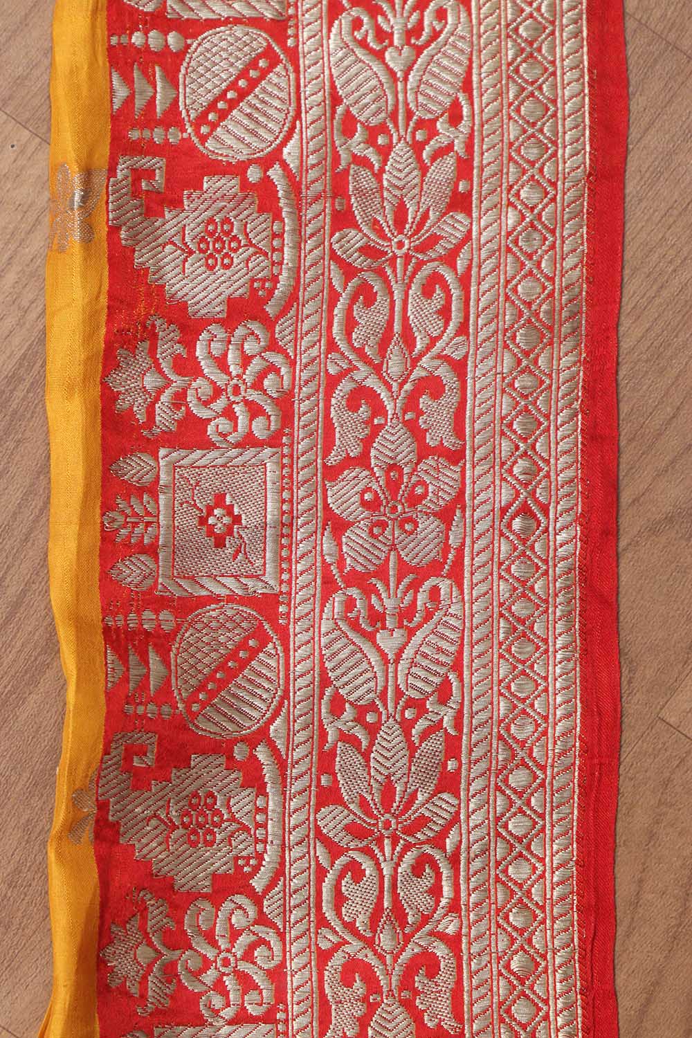 Red Banarasi Handloom Vintage Pure Silk Border ( 0.75 Mtr ) - Luxurion World