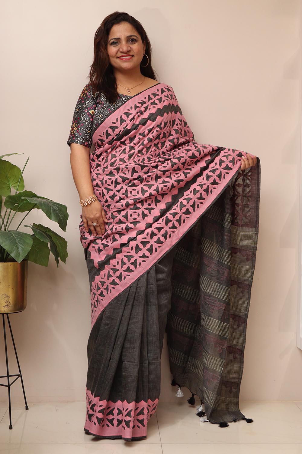 Elegant Grey Tussar Cotton Saree With Pink Hand Applique Work - Luxurion World