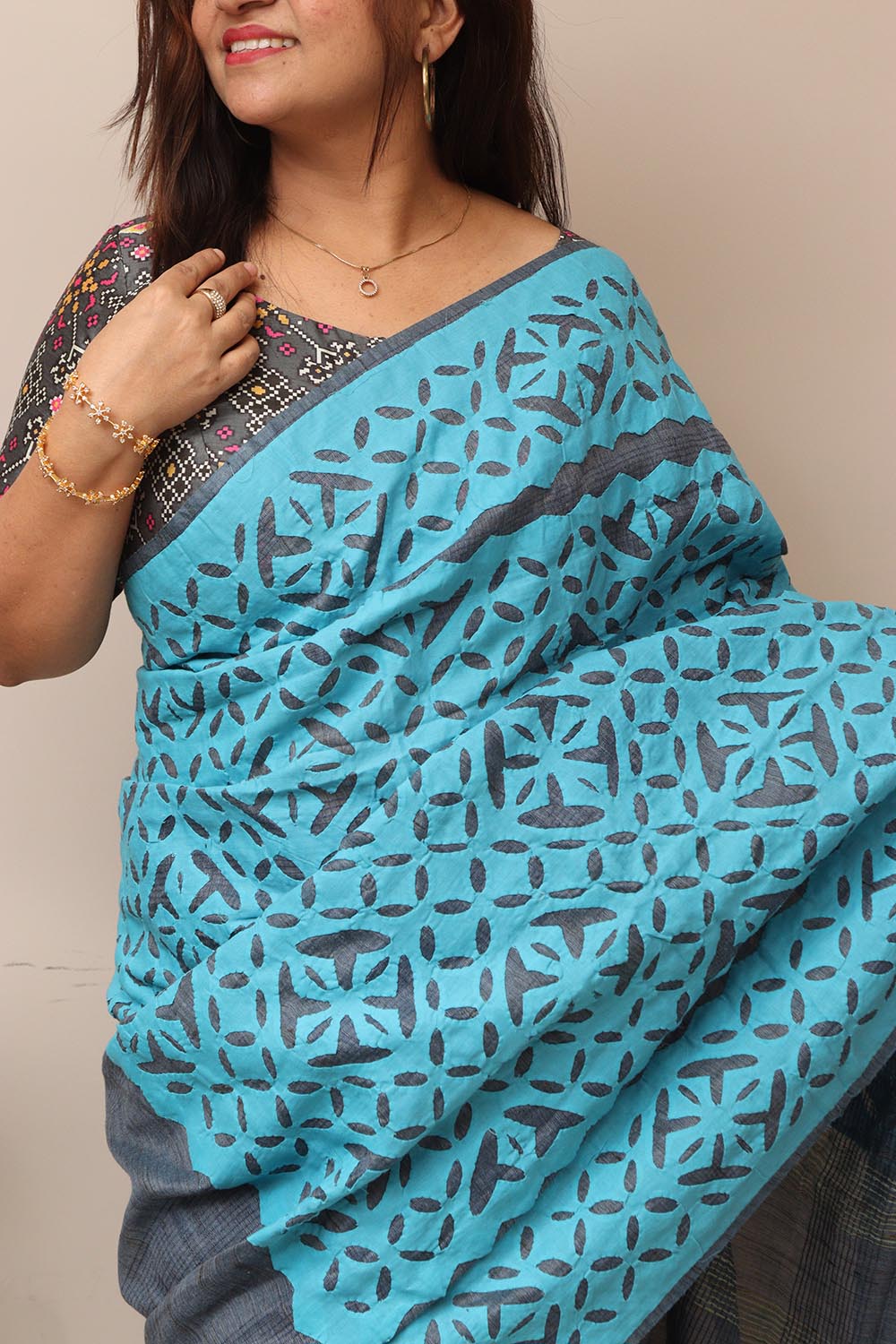 Bluish Grey Tussar Cotton Saree With Tarquish Blue Hand Applique Work - Luxurion World