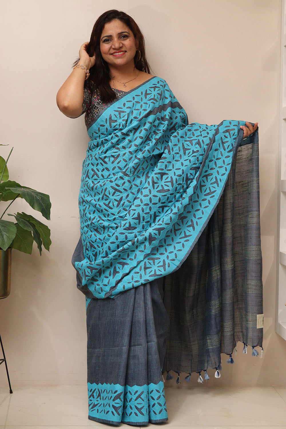 Bluish Grey Tussar Cotton Saree With Tarquish Blue Hand Applique Work - Luxurion World
